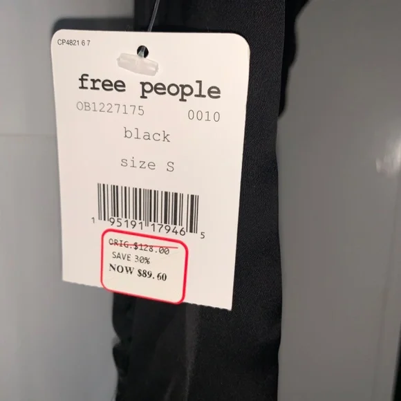 black velvet top with puffy sleeves - Picture 3 of 4